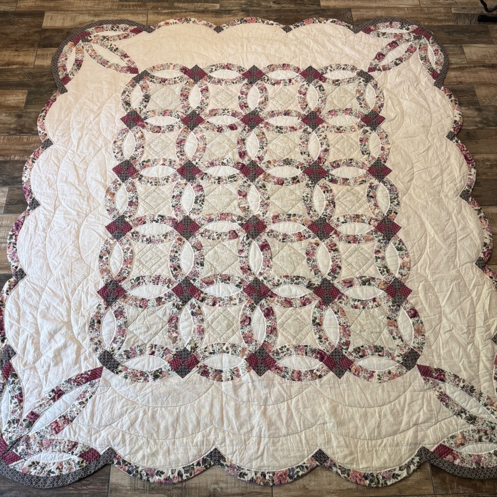 Vintage Handmade Double Wedding Ring Quilt 87x96 Scalloped Floral Cotton